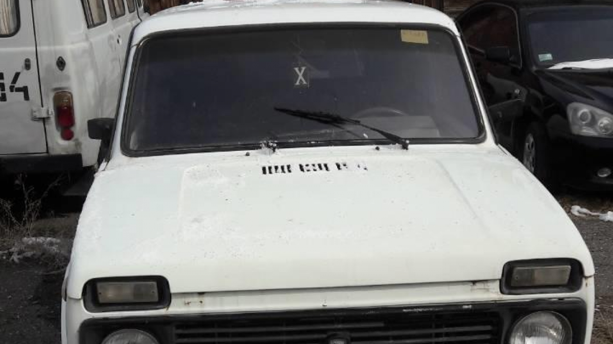 Վաճառվում են VAZ 21213 և PEUGEOT PARS 1.8 L ավտոմեքենաներ